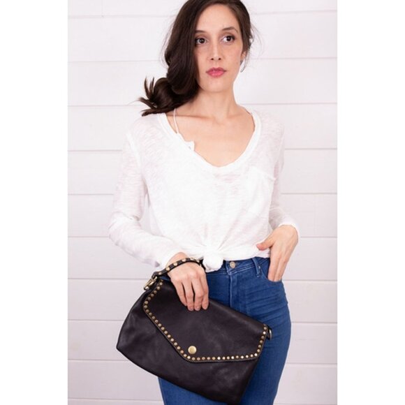 Bolsa Nova Aria Envelope Crossbody in Black Leather Studs Free People Campomaggi - Picture 9 of 10